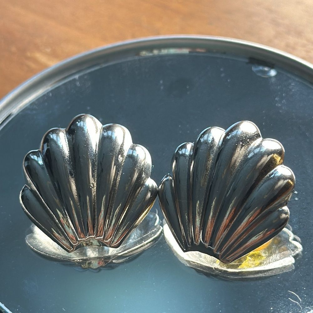 Shell Shaped Silver Tone Post Earrings - image 2